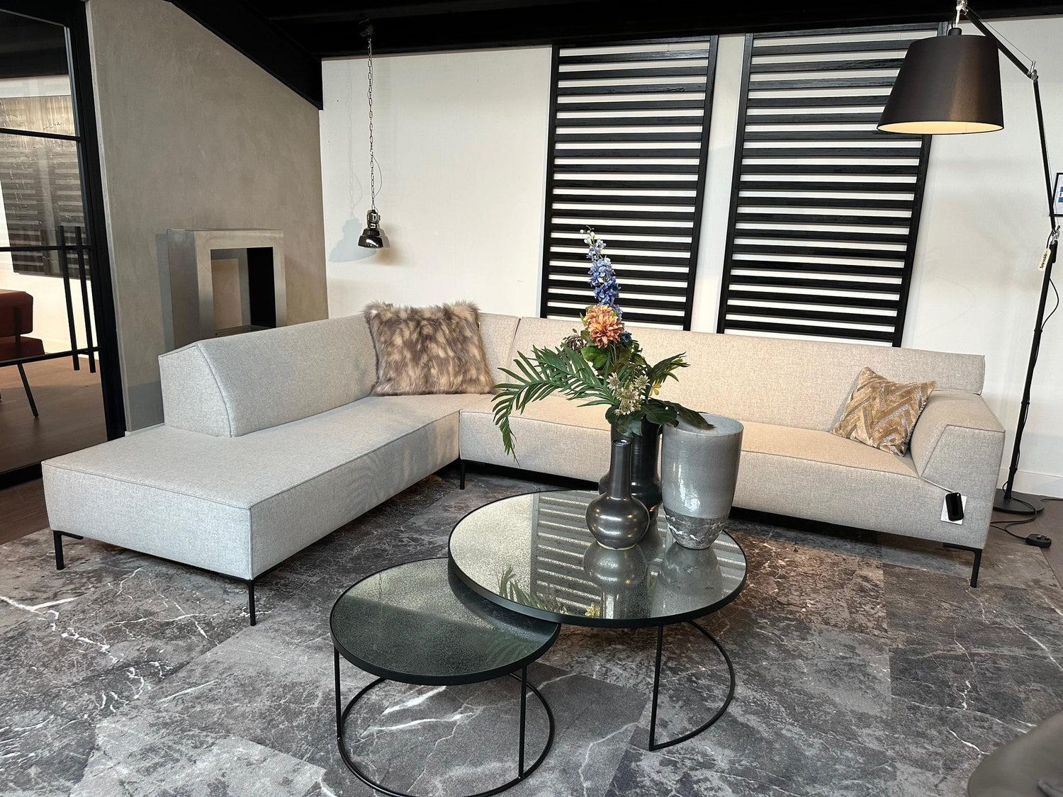 Showroommodel Bloq Hoekbank – Amandel Silver - NP: €7.750