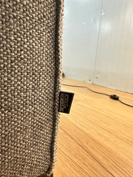 Design on Stock Aikon Lounge Bank | Professioneel Gereinigd
