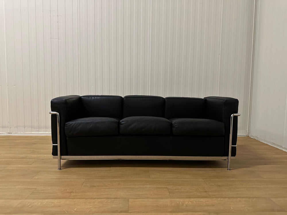 NIEUWSTAAT Cassina LC2 Le Corbusier 3-Zitsbank | NP: €12.500