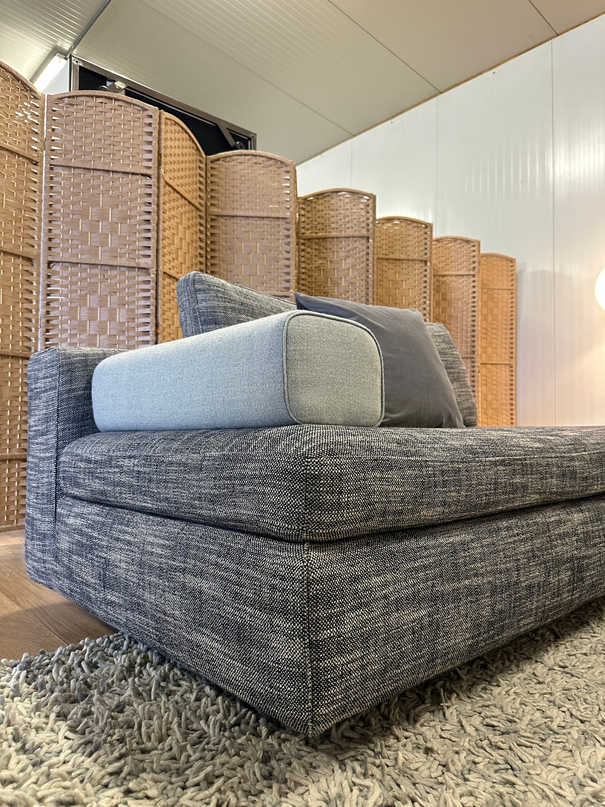 NIEUWSTAAT Design on Stock Vilaz Modulaire Bank | Gereinigd