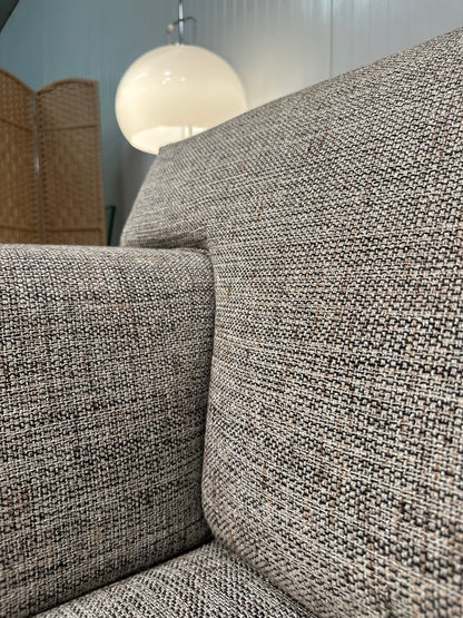 NIEUWSTAAT Design on Stock 2.5-zits bank + Hocker – Beige