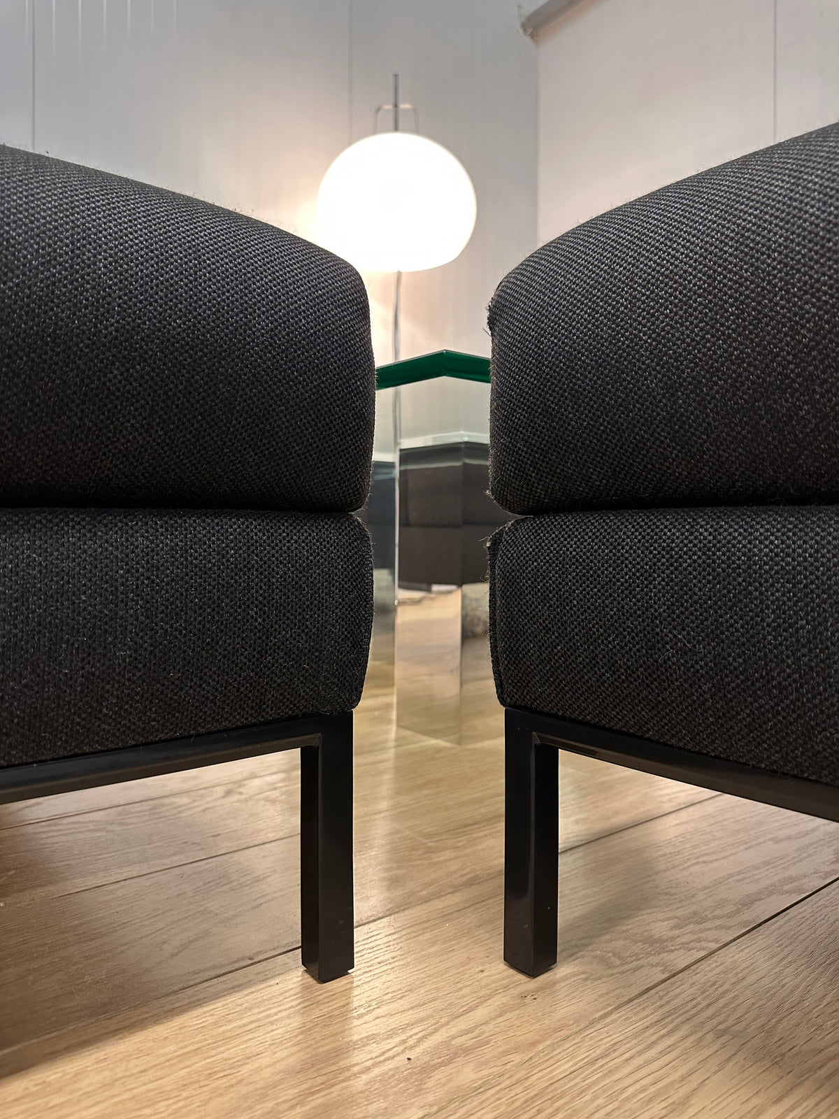 ZGAN 2x Design on Stock Aikon Lounge Banken NP: €8.000