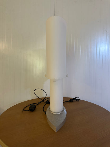 NIEUWSTAAT 2x Daniela Puppa Tafellamp voor Fontana Arte 1994