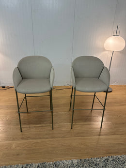ZGAN 2x Artifort Andrea Stoelen + Opt. Artifort Hoge Tafel
