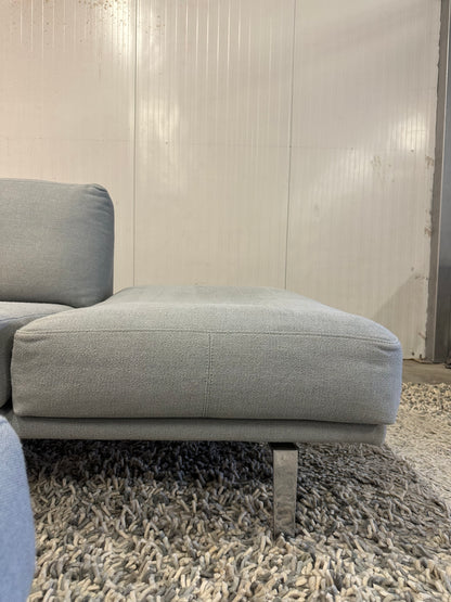 Leolux Bellice Hoekbank wol lichtblauw inclusief hocker - NP: €16.000
