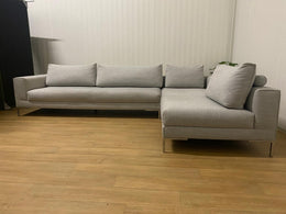 Design on stock Aikon Hoekbank Milton Grijs | NP: €8.000