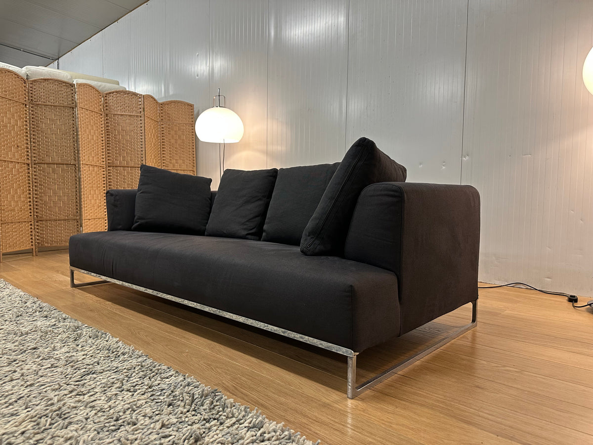Herstofferen? B&B Italia Solo 3-Zitsbank Zwart met 4 Kussens