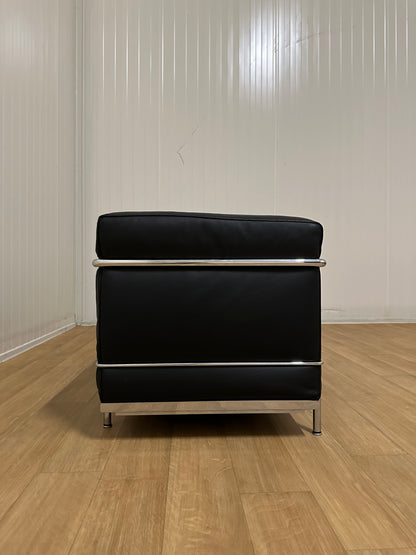NIEUWSTAAT Cassina LC2 Le Corbusier 3-Zitsbank | NP: €12.500