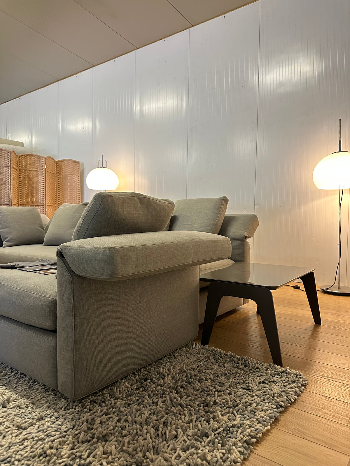 Nieuwstaat Minotti Collar Hoekbank met Minotti Bijzettafel