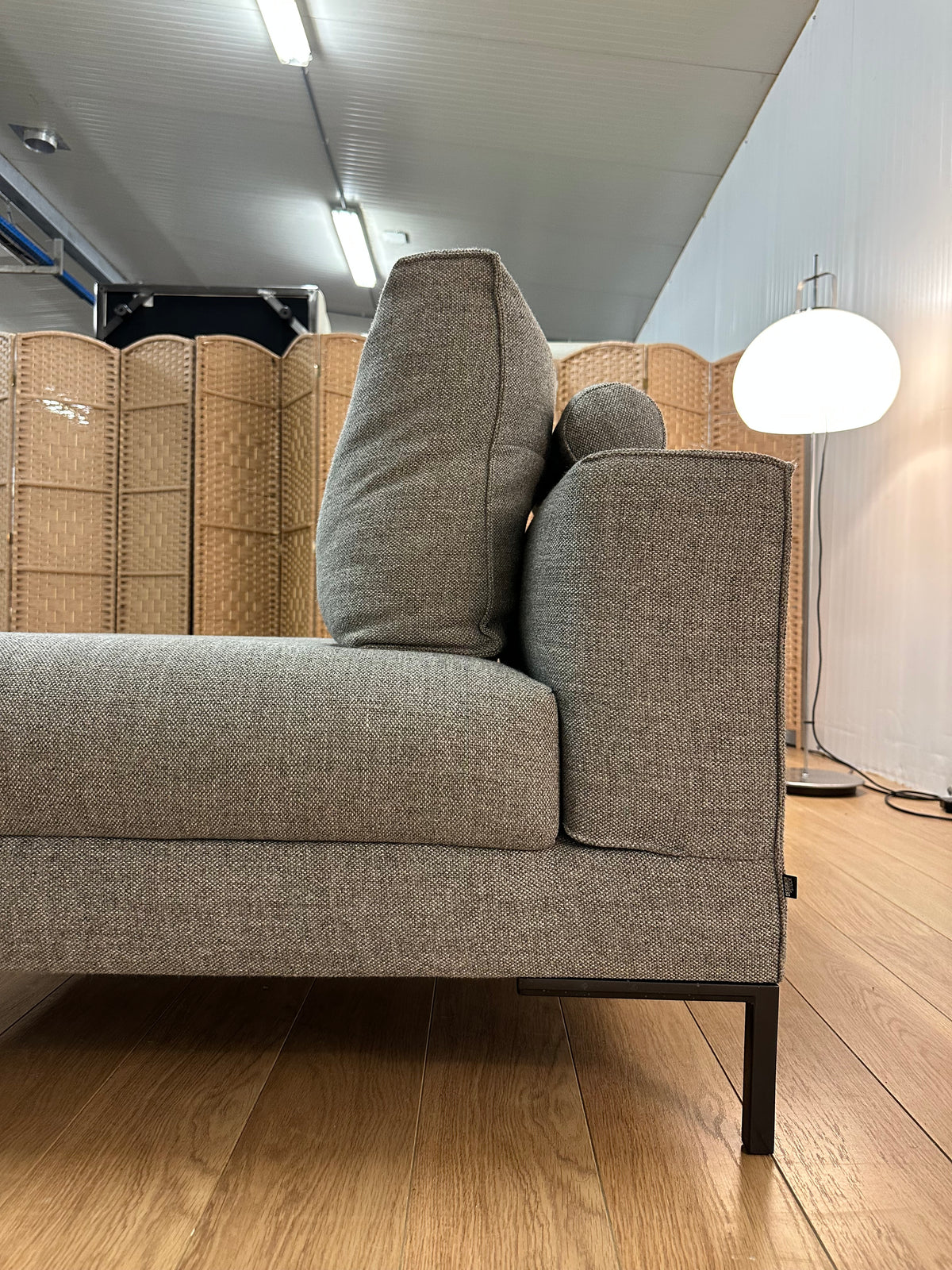 Design on Stock Fauteuil Milton