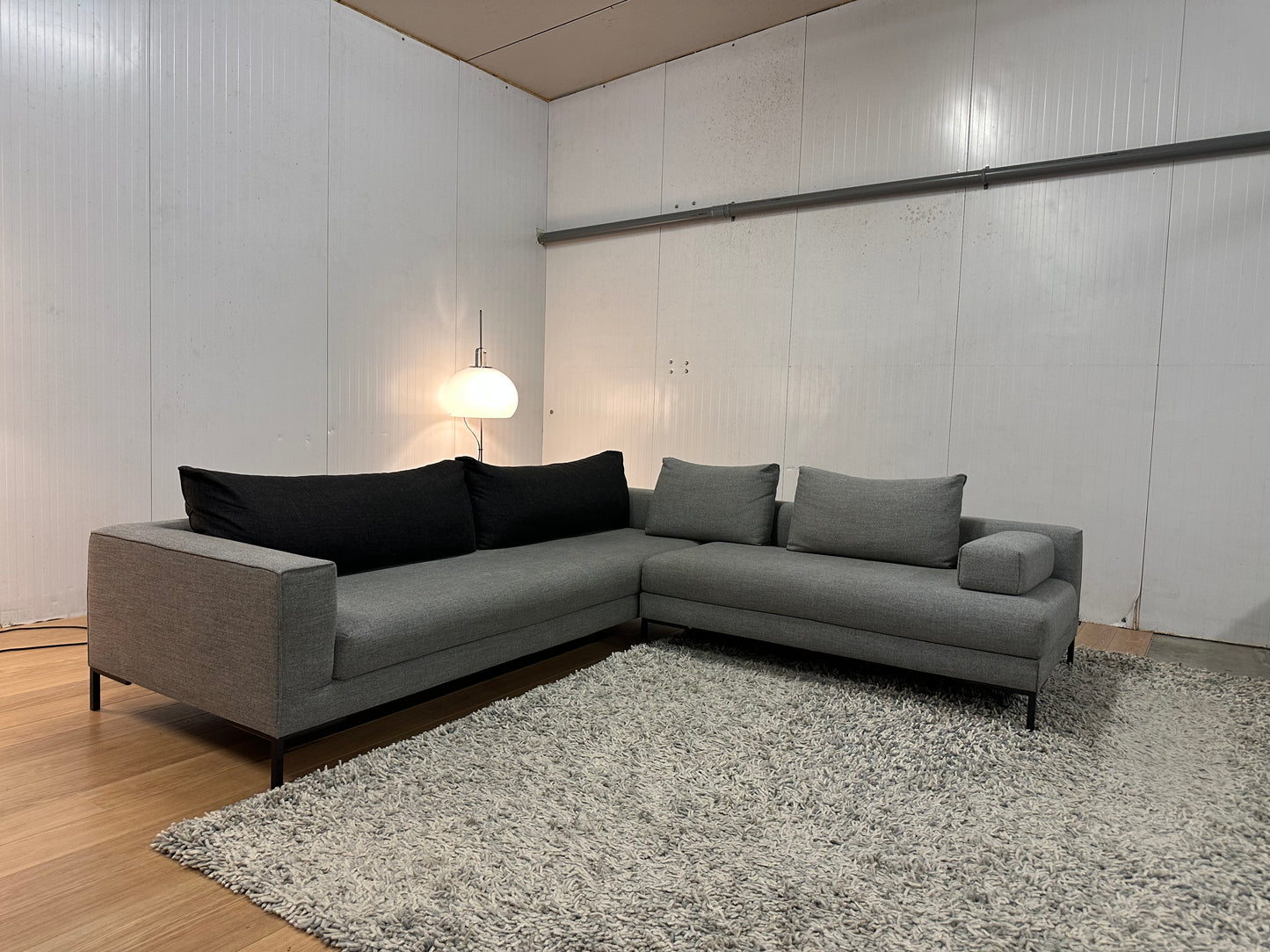 ZGAN Design on Stock Aikon Lounge Hoekbank - 280x260 cm