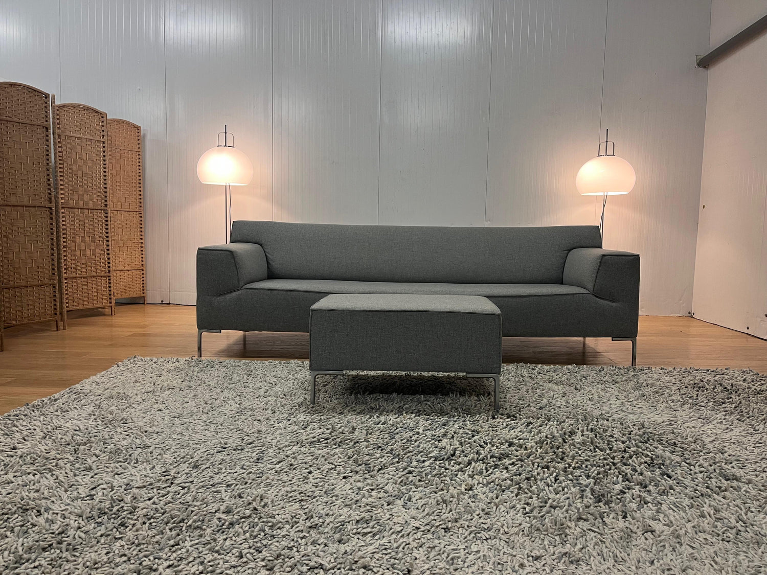 Refurbished Design on Stock 4-Zits Bank met Hocker - Grijs