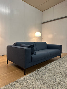 SHOWROOMMODEL Design on stock Aikon Ploegwool 28 Denim