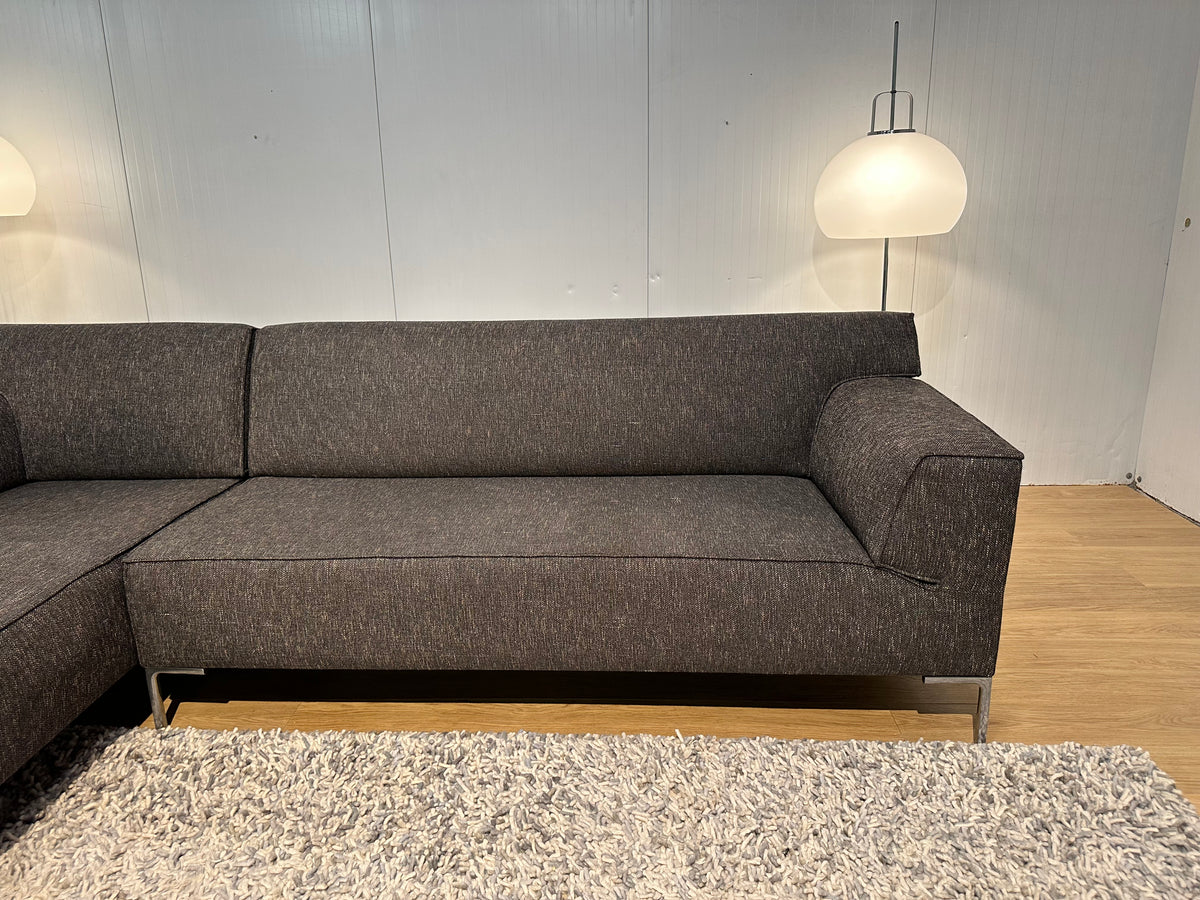 Design on stock Bloq Hoekbank Bruin Gemêleerd – NP: €7.500,-