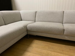 ZGAN Witte Design on Stock Aikon Hoekbank (wol) ~ NP: €8.000