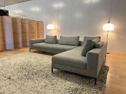 Design on Stock Aikon Lounge Bank | Professioneel Gereinigd