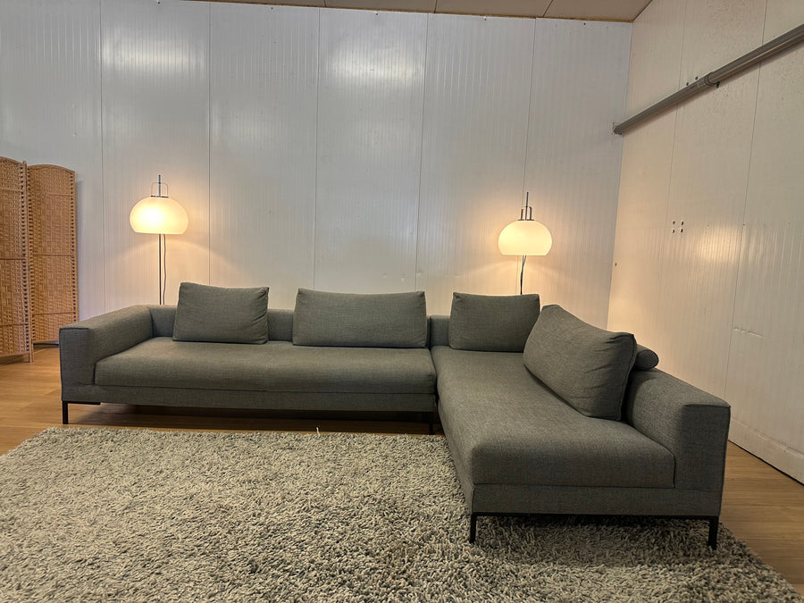 Design on Stock Aikon Lounge Bank | Professioneel Gereinigd