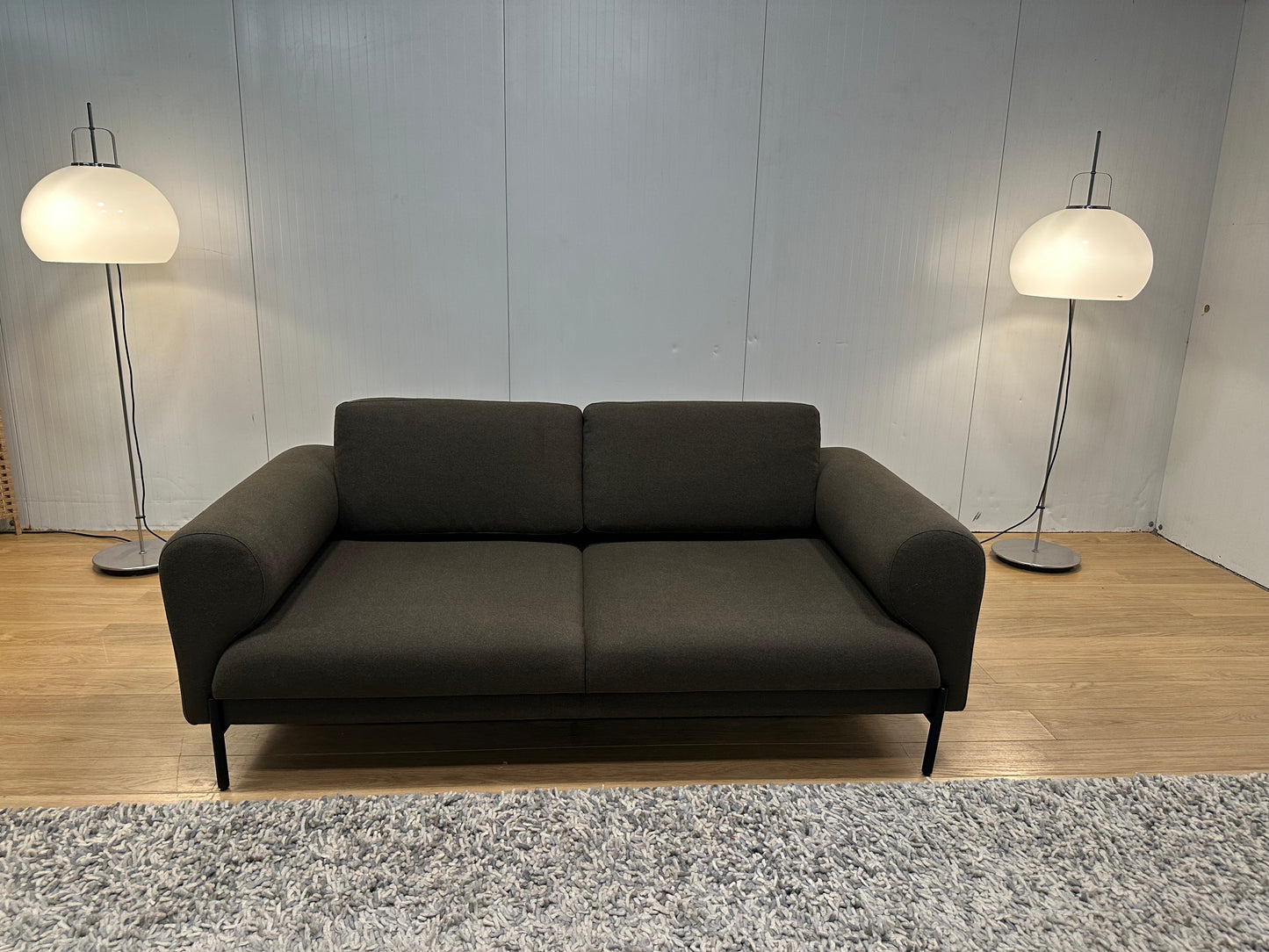 Donkergroene Made 2-zits Bank – Compact & Stijlvol
