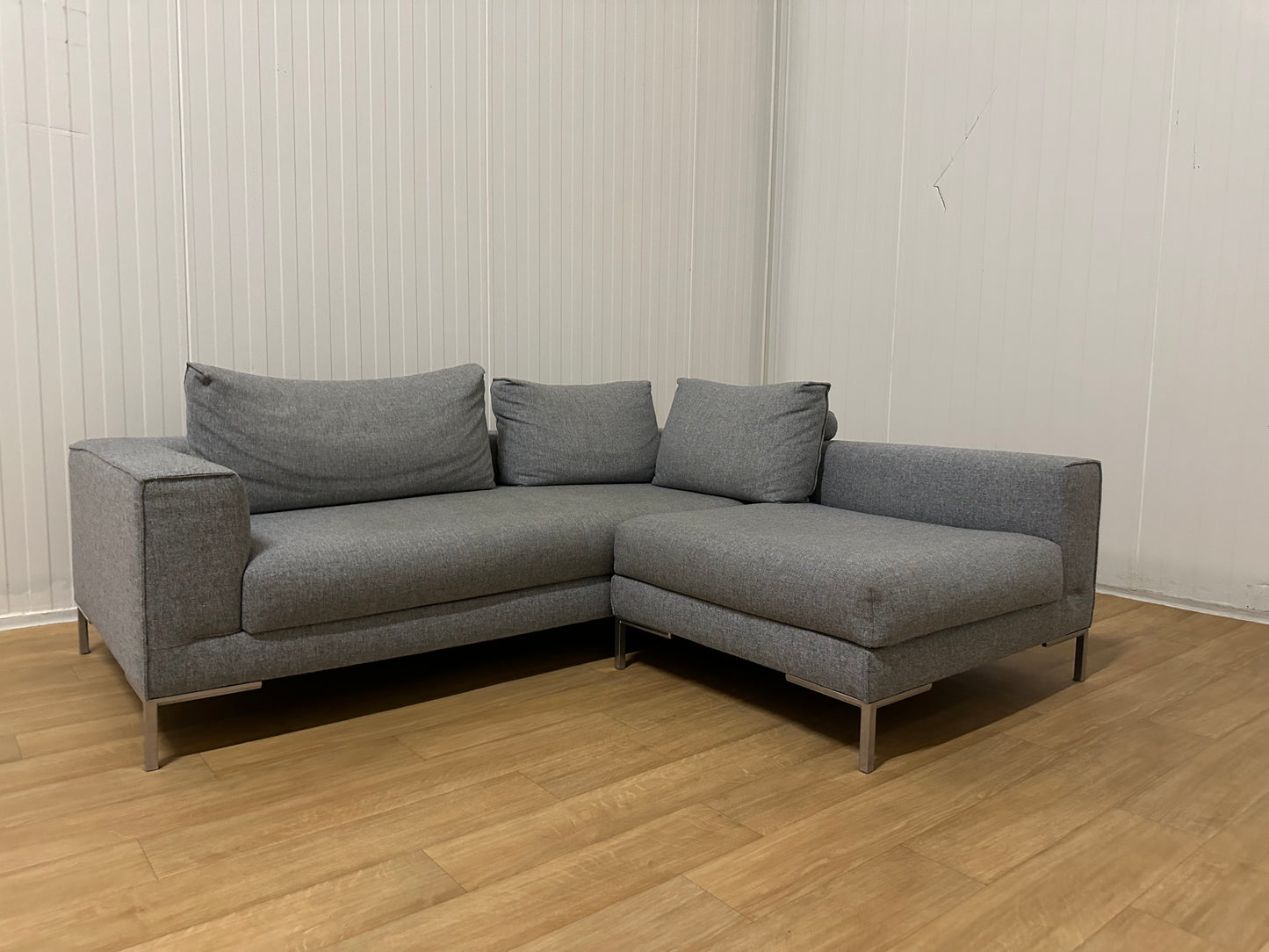 ZGAN Design on Stock Aikon Hoekbank NP: €7.000