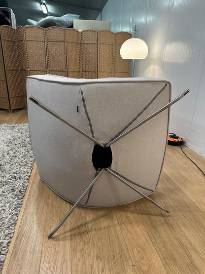 2x Nieuw Gestoffeerde Ligne Roset Pop Lounge Fauteuils