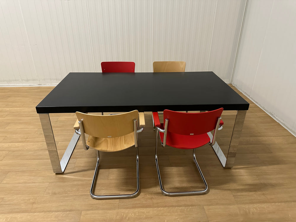 ZGAN Thonet Eettafel inclusief 4 Thonet stoelen