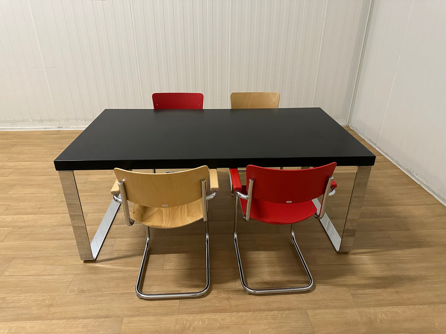 ZGAN Thonet Eettafel inclusief 4 Thonet stoelen