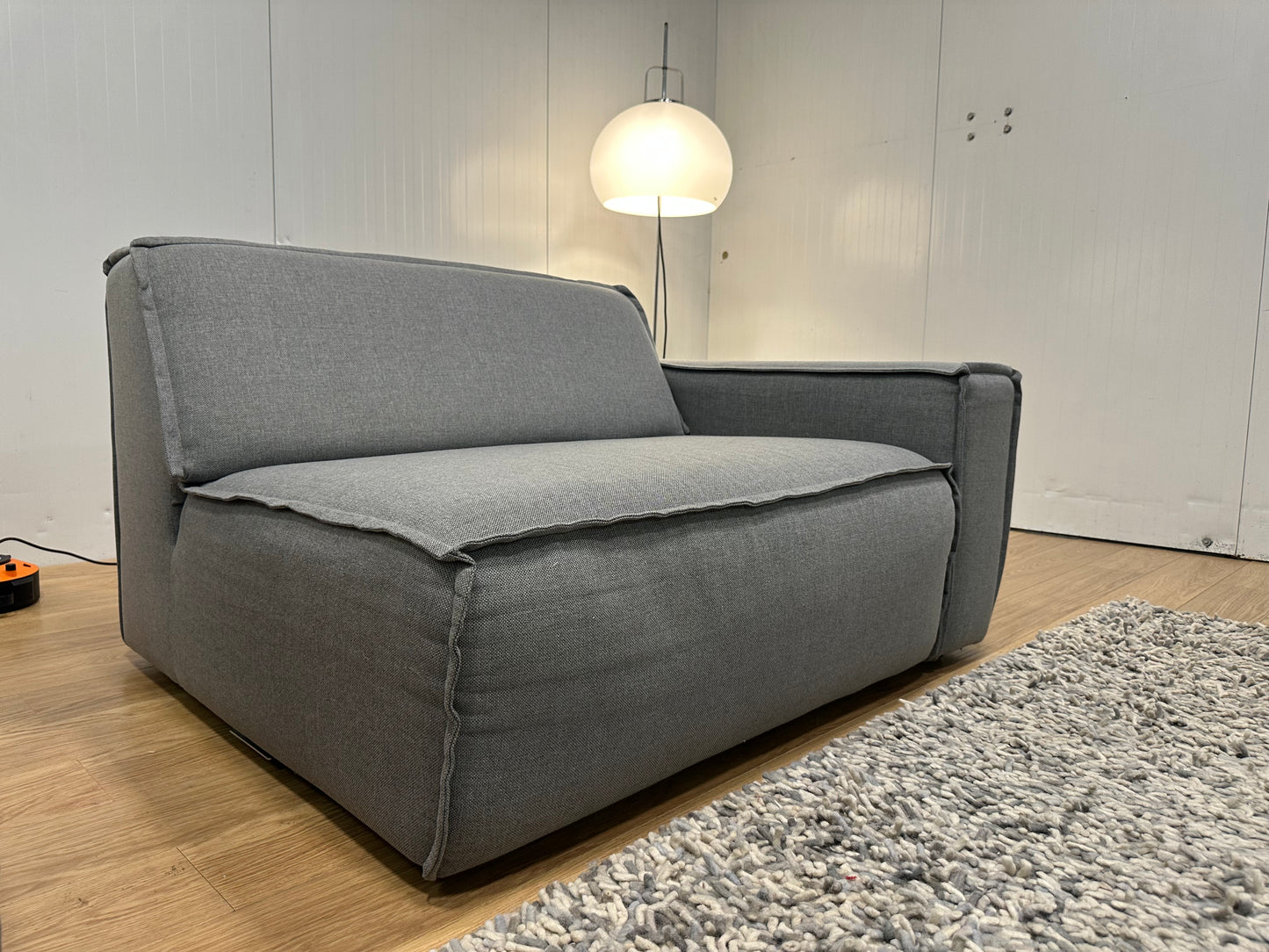 Grijze Fést 3-zits Bank Kvadrat Wol 250 cm Breed NP: €4.000
