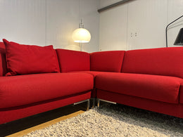ZGAN Design on Stock Aikon Hoekbank – Ploegwol Bordeaux Rood