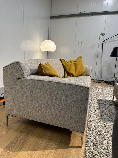 NIEUWSTAAT Design on Stock 2.5-zits bank + Hocker – Beige