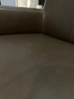 Showroommodel Design on Stock Toma Fauteuil – Cera Clay