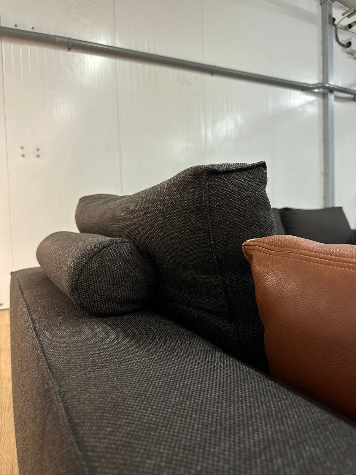 ZGAN 2x Design on Stock Aikon Lounge Banken NP: €8.000