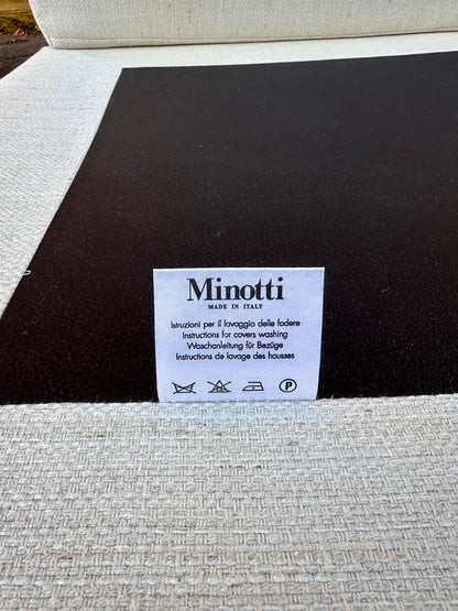 NIEUWSTAAT Minotti Hamilton Poef Crème ~ Nieuwprijs €4.000