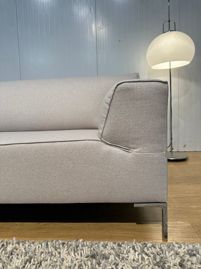 NIEUW Gestoffeerde Bloq 3-zits Beige – Design on Stock