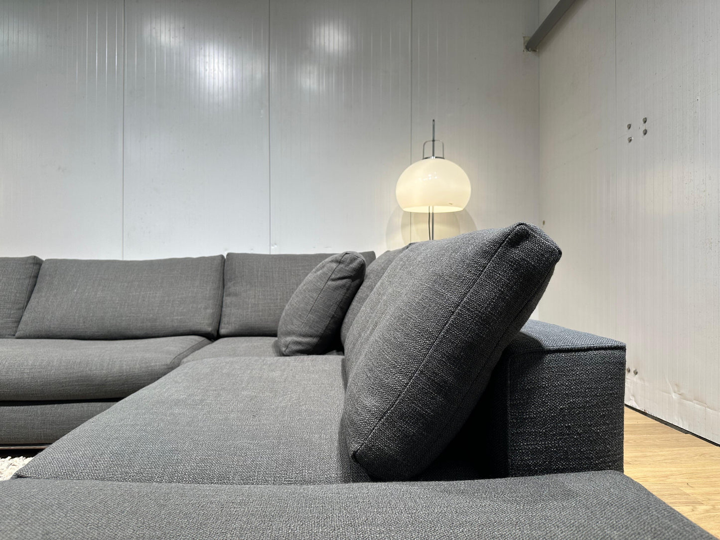ZGAN Minotti Hamilton Hoekbank Donkergrijs - NP: 25k