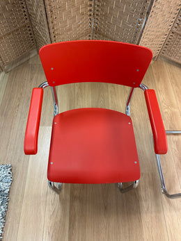NIEUWSTAAT 2x Rode Thonet Eetkamerstoelen