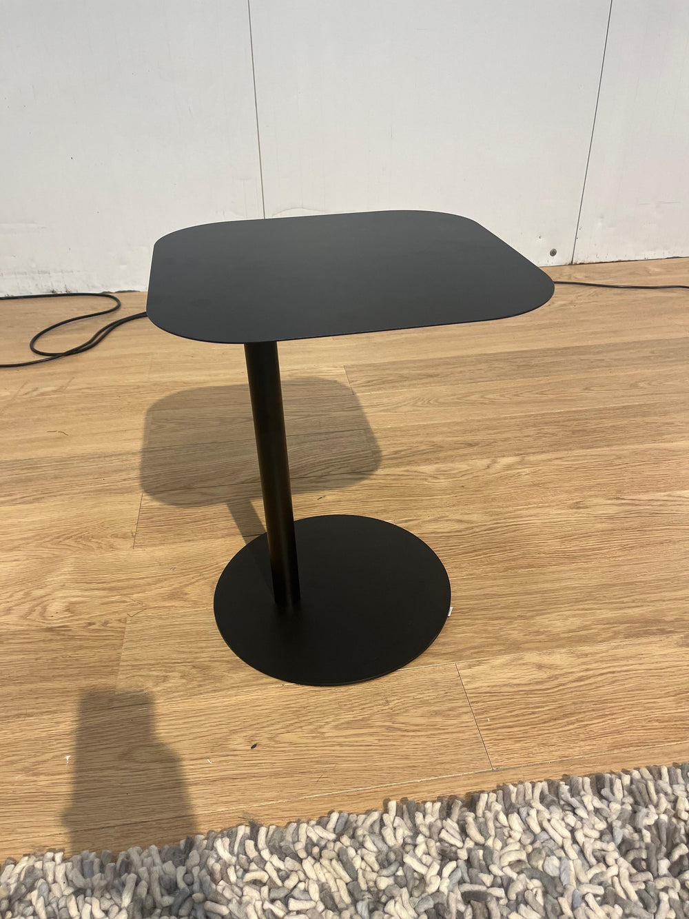 Design Bijzettafel Matzwart – Minimalistisch & Tijdloos