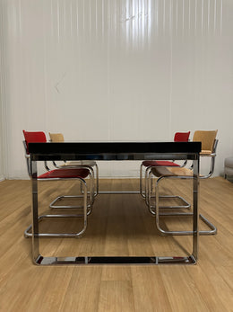 ZGAN Thonet Eettafel inclusief 4 Thonet stoelen