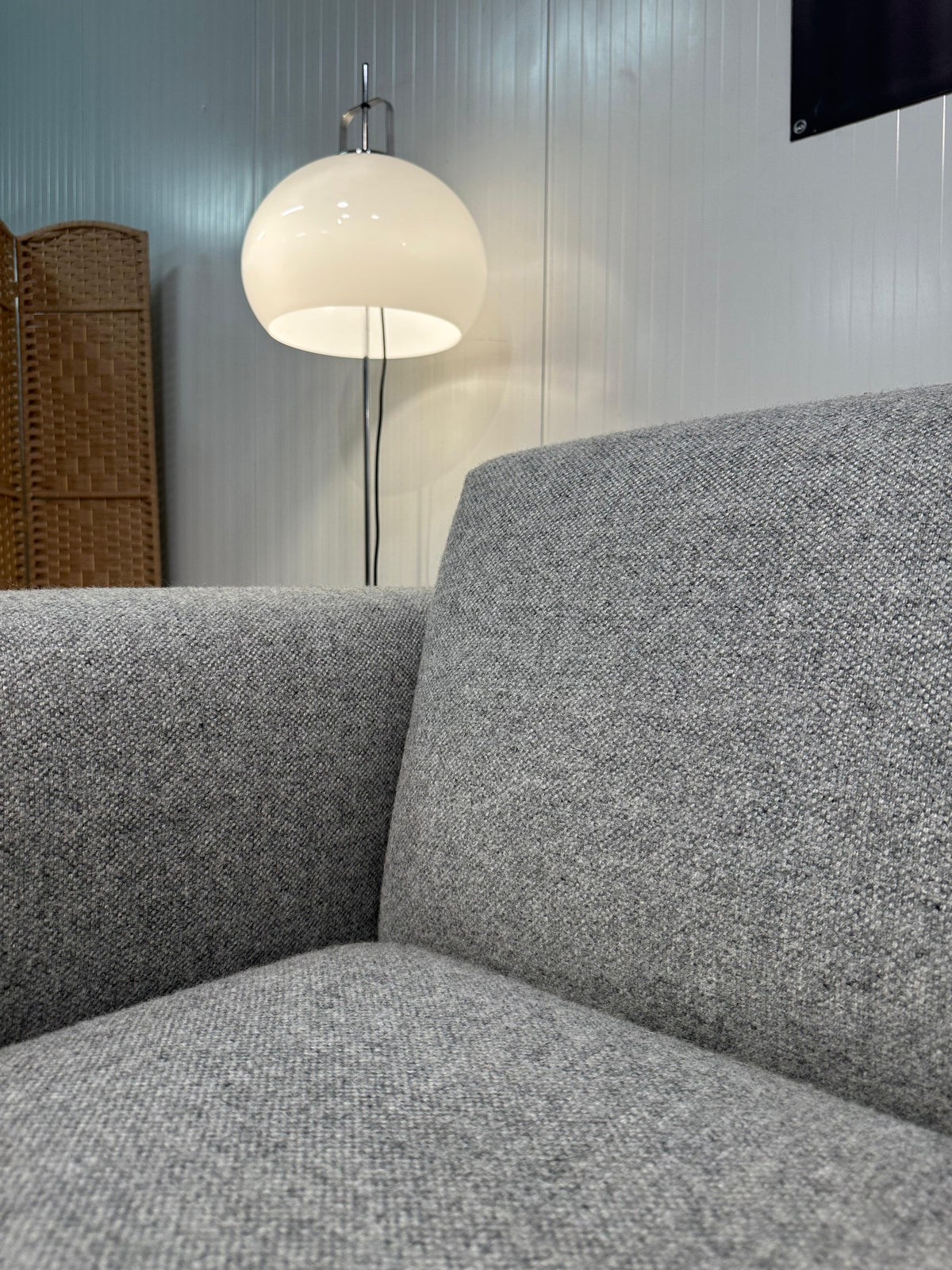 Lichtgrijze Aikon 2-zits Ploegwool – Design on Stock