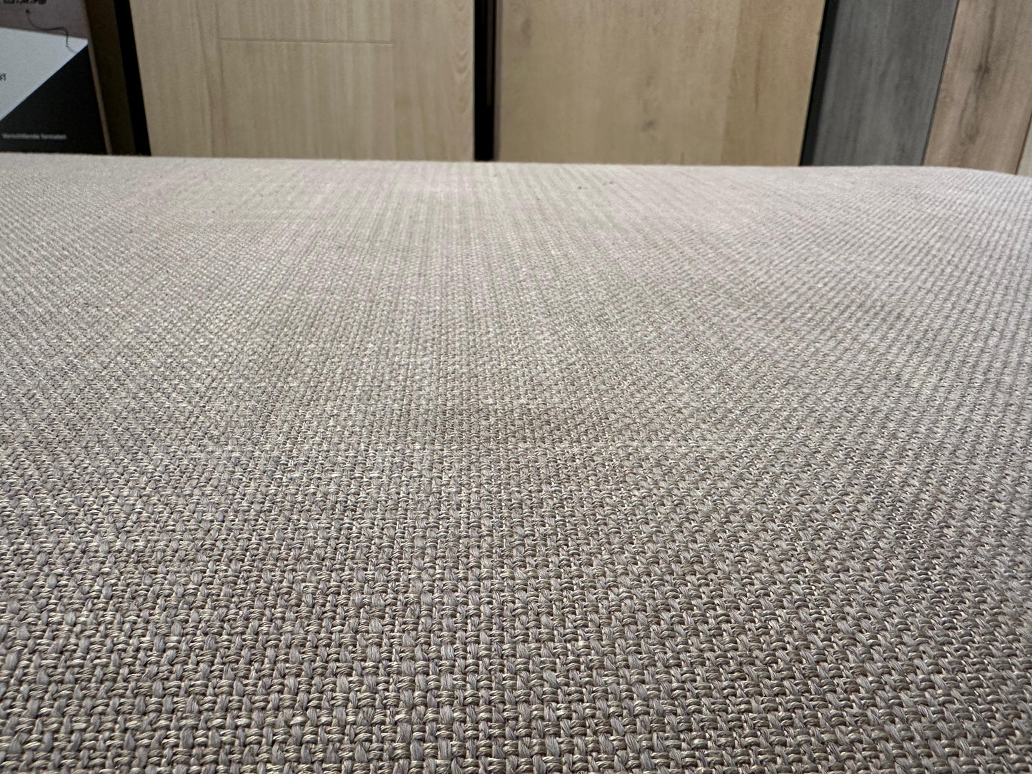 Design on Stock Aikon Hocker Beige – NP: €1.250
