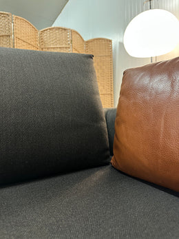 ZGAN 2x Design on Stock Aikon Lounge Banken NP: €8.000