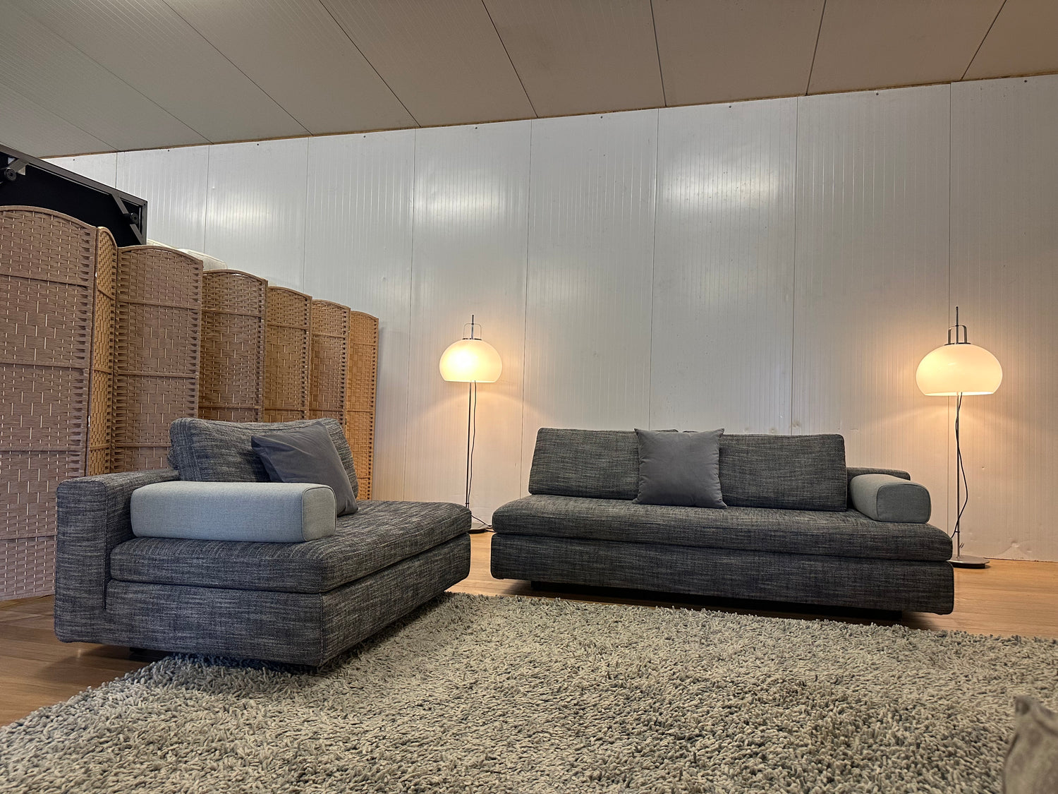 NIEUWSTAAT Design on Stock Vilaz Modulaire Bank | Gereinigd