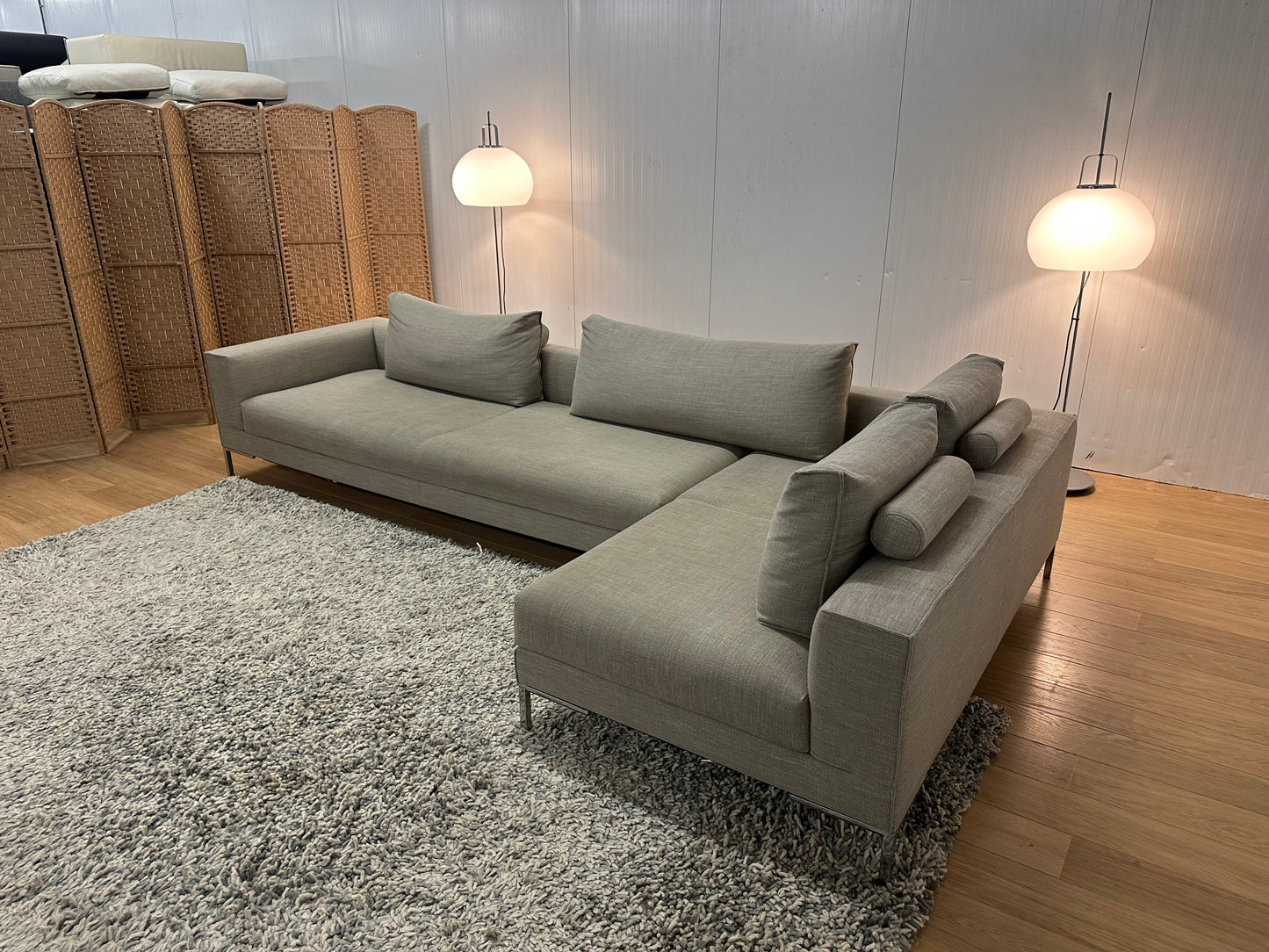 Design on Stock Aikon Lounge beige | RVS poten - NP: €7.500