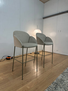 ZGAN 2x Artifort Andrea Stoelen + Opt. Artifort Hoge Tafel