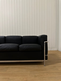 NIEUWSTAAT Cassina LC2 Le Corbusier 3-Zitsbank | NP: €12.500