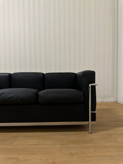 NIEUWSTAAT Cassina LC2 Le Corbusier 3-Zitsbank | NP: €12.500