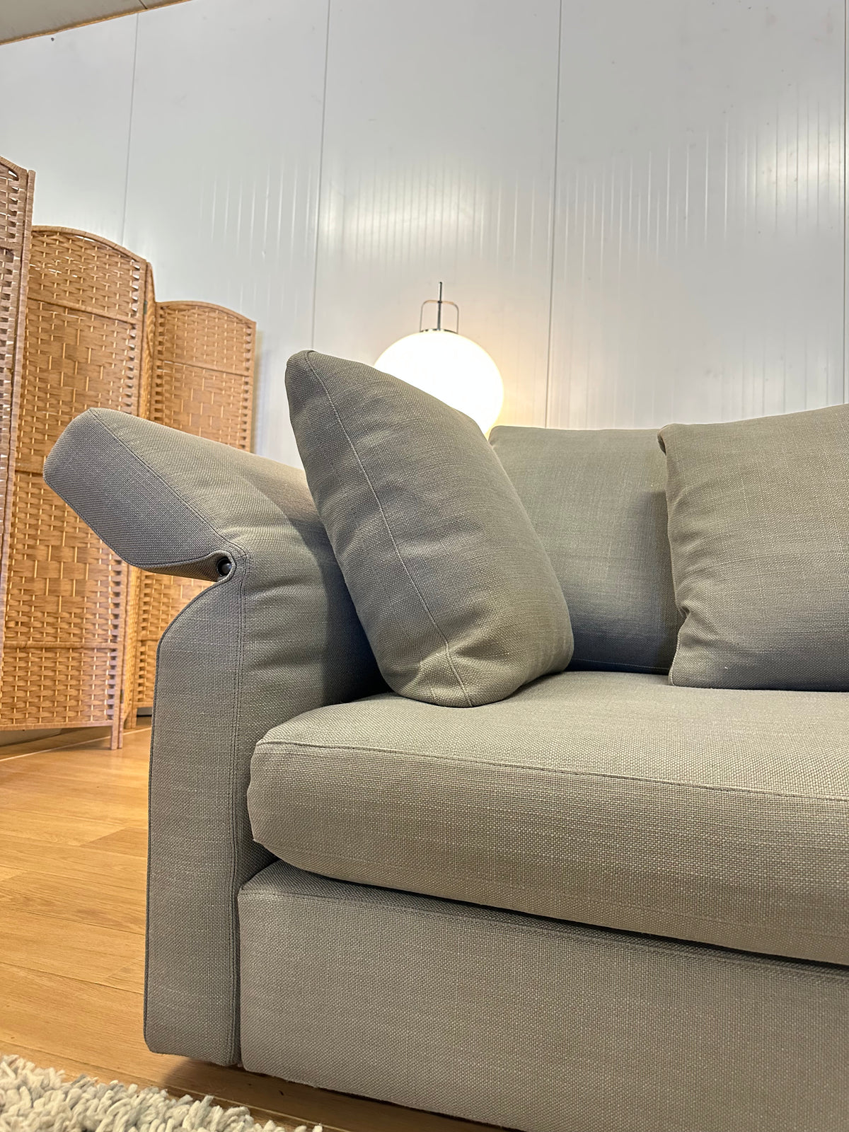 Nieuwstaat Minotti Collar Hoekbank met Minotti Bijzettafel
