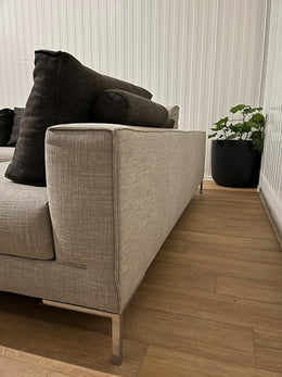 WEG=WEG ZGAN Design on Stock Aikon Lounge Hoekbank NP: €8000