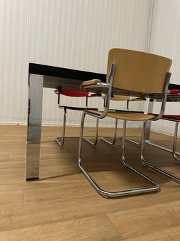 ZGAN Thonet Eettafel inclusief 4 Thonet stoelen
