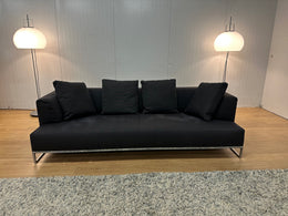 Herstofferen? B&B Italia Solo 3-Zitsbank Zwart met 4 Kussens