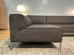 Design on stock Bloq Hoekbank Bruin Gemêleerd – NP: €7.500,-